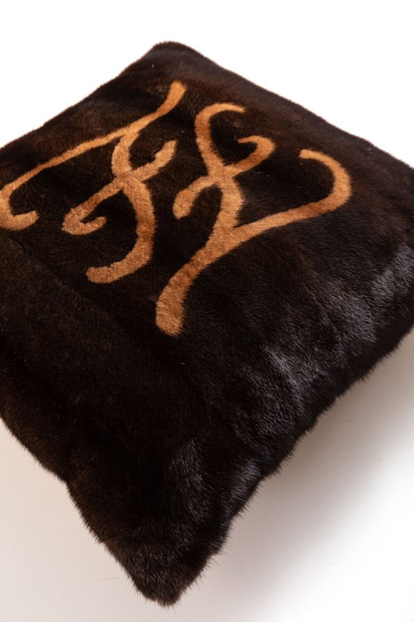 Fur Karligraphy 靠枕